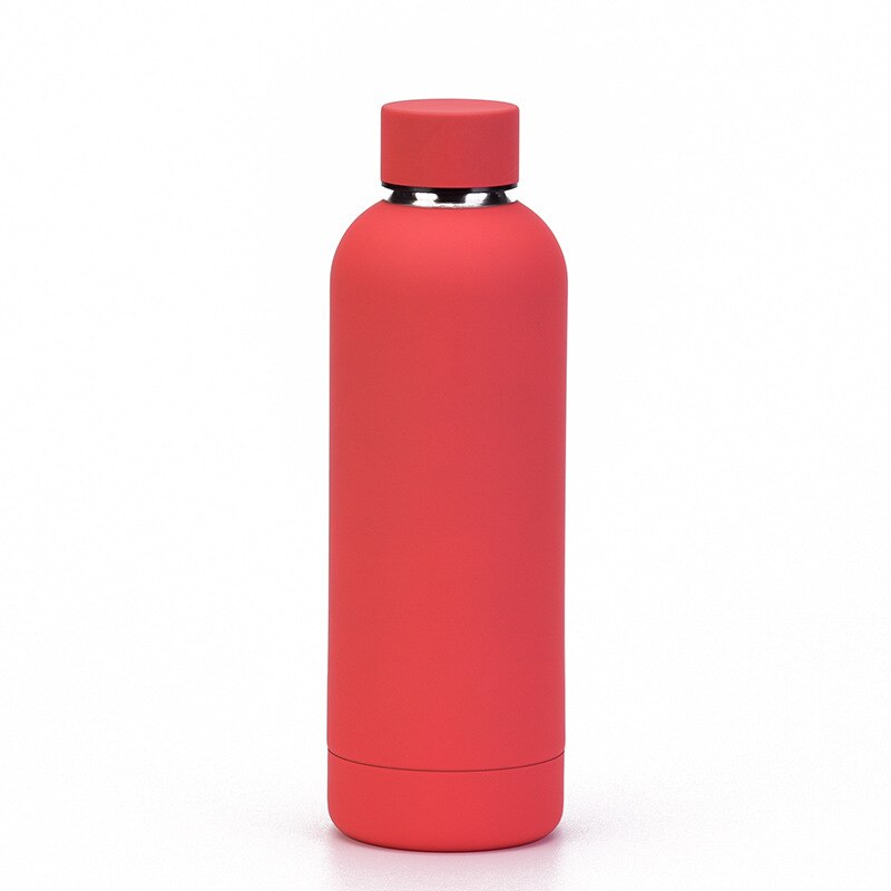 Eine rote doppelwandige Thermosflasche mit einem Deckel.