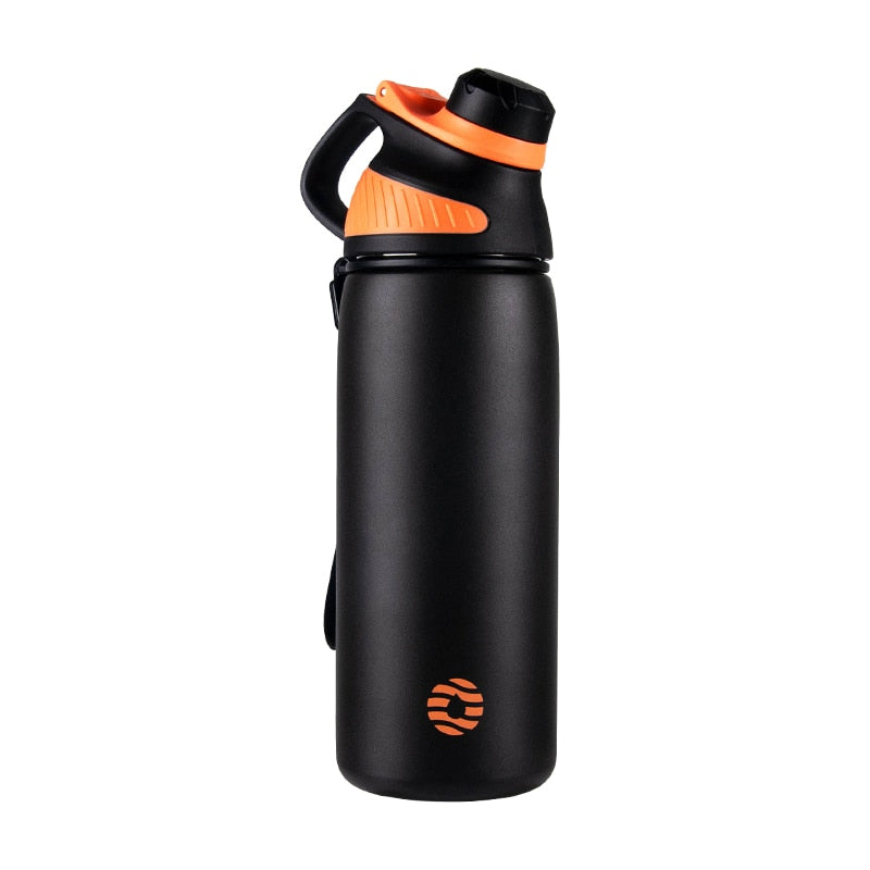Das Bild zeigt eine schwarze Edelstahl-Thermosflasche mit einem schwarzem-orangem Deckel und Griff sowie einer Befestigungsschlaufe.